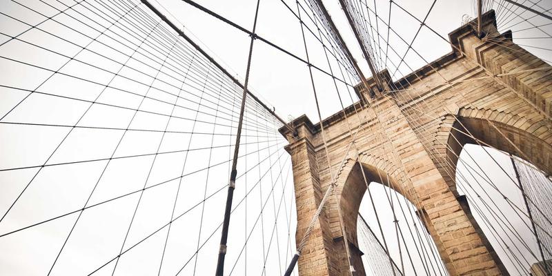 传感器、无线通信与人工智能硬件：数字孪生与物联网融合构建虚拟工厂的三大支柱